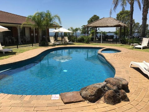 Capricorn Motor Inn - Accommodation Noosa 0