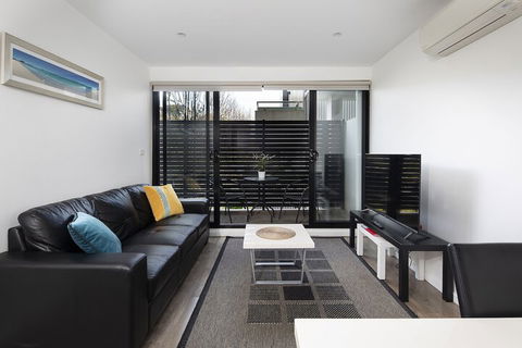 RNR Serviced Apartments North Melbourne - Accommodation Noosa 3