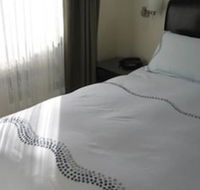 The Charles Robbins - Accommodation Noosa