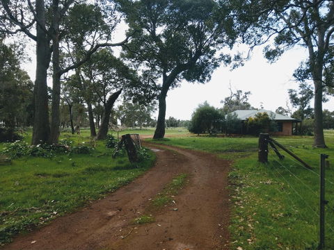 Dunsborough Rail Carriages & Farm Cottages - Accommodation Noosa 5