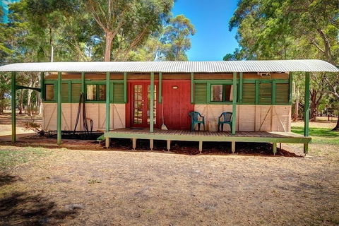 Dunsborough Rail Carriages & Farm Cottages - Accommodation Noosa 6
