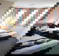 Meadowbrook Hotel - Accommodation Noosa