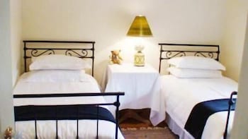 Albury Cottages - Accommodation Noosa 5
