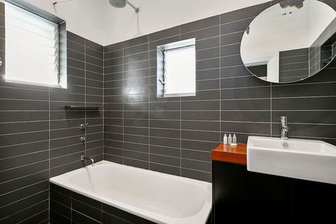 Jacques Avenue - Accommodation Noosa 7