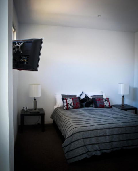 Battery Cove Beach Front Apartment - Accommodation Noosa 3
