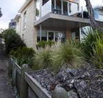 Battery Cove Beach Front Apartment - Accommodation Noosa