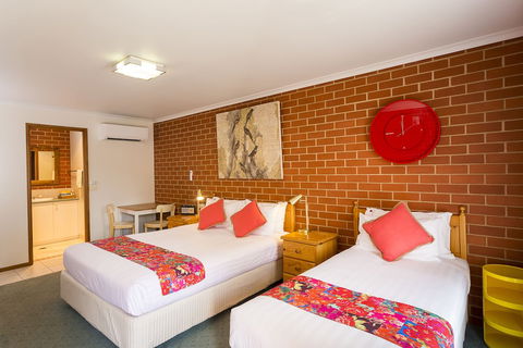 Yackandandah Motor Inn - Accommodation Noosa 2