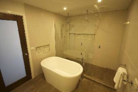 Mayfair Serviced Apartments - Accommodation Noosa 0