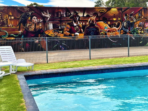 Ship Inn Motel - Accommodation Noosa 2