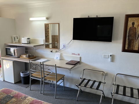 Golden Grain Motor Inn - Accommodation Noosa 6