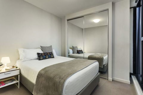DreamHost Apartments At Collins - Accommodation Noosa 7