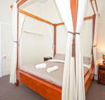 CBD Holiday Home - Accommodation Noosa