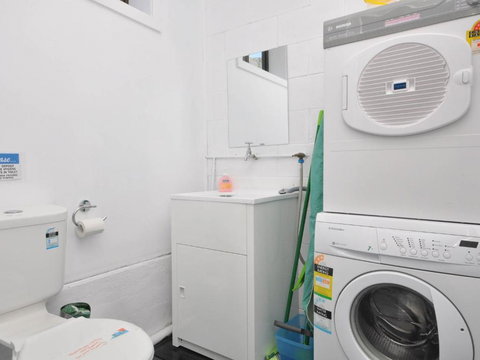 The Studio On The Lake At Fishing Point Lake Macquarie Honestly Put The Line In & Catch Fish - Accommodation Noosa 6