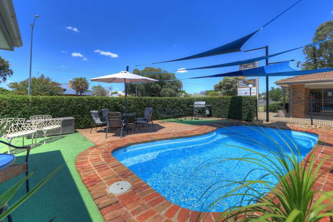 Pevensey Motor Lodge - Accommodation Noosa 2