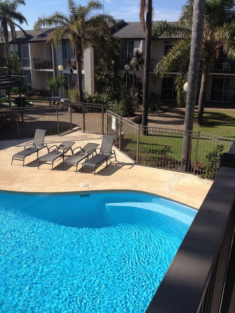 Mandurah Motel And Apartments - Accommodation Noosa 0