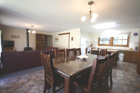 Halls Gap Log Cabins - Accommodation Noosa 5