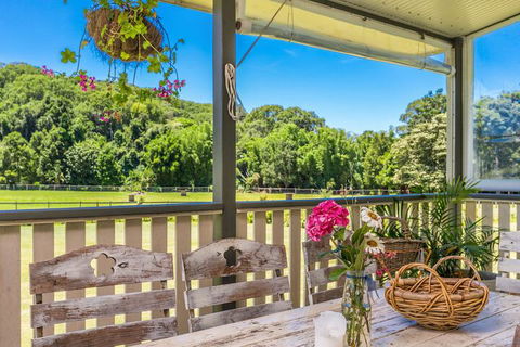 Escape To Baileys On Fernleigh - Accommodation Noosa 2