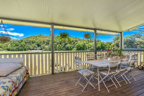 Escape To Baileys On Fernleigh - Accommodation Noosa 5