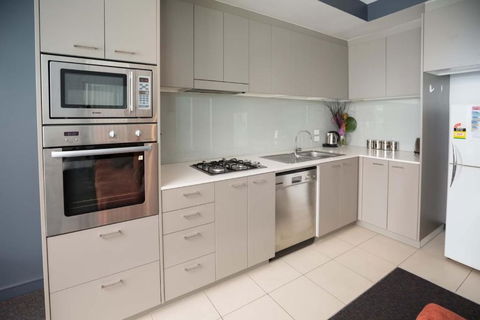 Honeysuckle Executive Suites - Accommodation Noosa 4