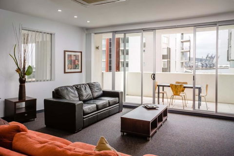Honeysuckle Executive Suites - Accommodation Noosa 3