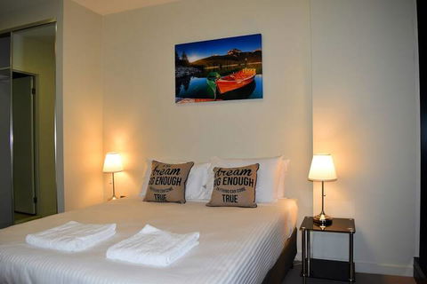 Melbourne SkyHigh Apartments - Accommodation Noosa 4