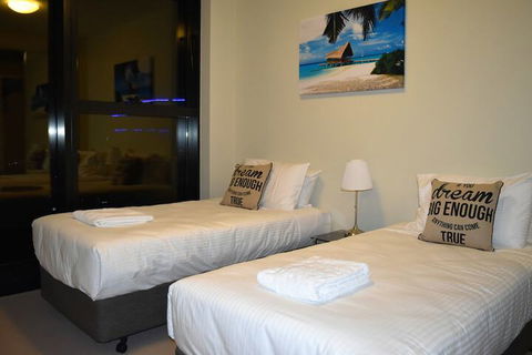 Melbourne SkyHigh Apartments - Accommodation Noosa 3