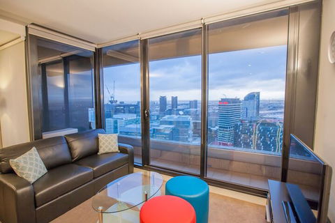 Melbourne SkyHigh Apartments - Accommodation Noosa 6