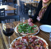 Bastoni Pizzeria - Accommodation Noosa