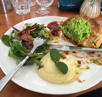 Lake Edge Cafe - Accommodation Noosa