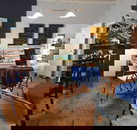 Jayes Gallery and Cafe - Accommodation Noosa