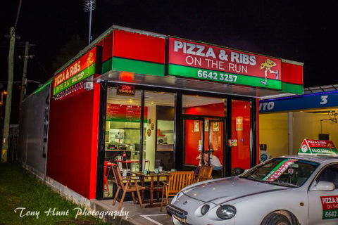 Pizza And Ribs On The Run - Accommodation Noosa 0