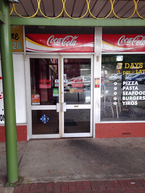 Pizza Capri - Accommodation Noosa 0