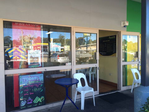 Pipi's Seafood - Accommodation Noosa 0