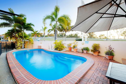 Glenmore Tavern - Park Avenue - Accommodation Noosa 0