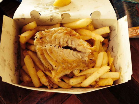 Fin's Cafe - Accommodation Noosa 0
