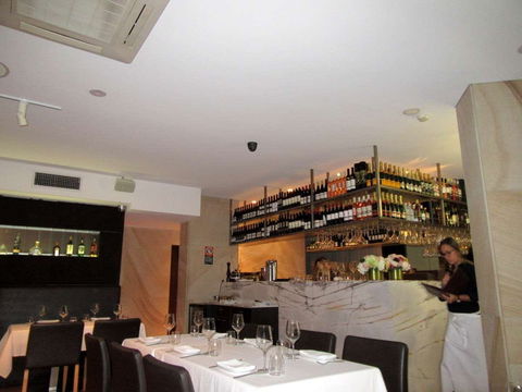 El-Phoenician - Millers Point - Accommodation Noosa 0