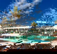 Oasis Pool Bar - Accommodation Noosa