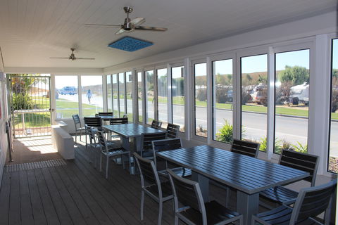 Bill's Bar - Ningaloo Coral Bay - Accommodation Noosa 1