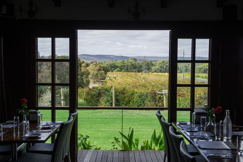Black Swan Winery And Restaurant - Accommodation Noosa 0