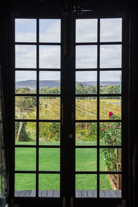 Black Swan Winery And Restaurant - Accommodation Noosa 1
