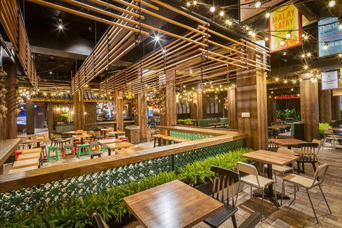 District 8 - Accommodation Noosa 0