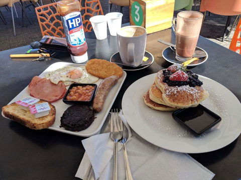 Chippy's Fish Cafe - Jindalee - Accommodation Noosa 0