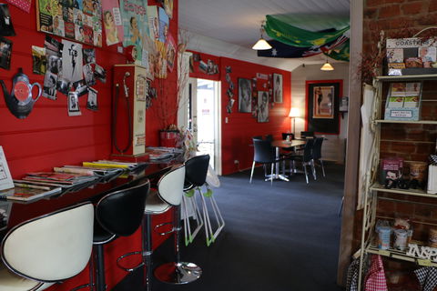 RnR's Diner - Accommodation Noosa 0
