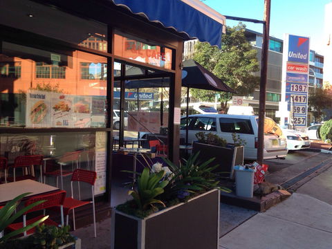 P & L Cafe - Accommodation Noosa 0