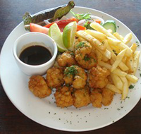 Beachfront Hotel - Accommodation Noosa