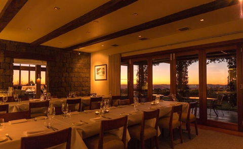 The Peak Restaurant At Spicers Peak Lodge - Accommodation Noosa 10
