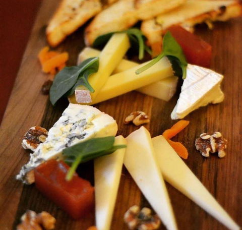 A La Bouffe Bar & Bistro - Accommodation Noosa 5