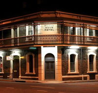 The Robin Hood Hotel - Accommodation Noosa
