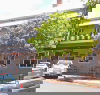 Queenslander Hotel - Accommodation Noosa