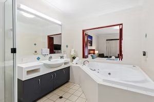 The Coffee House Apartments & Bistro - Accommodation Noosa 5